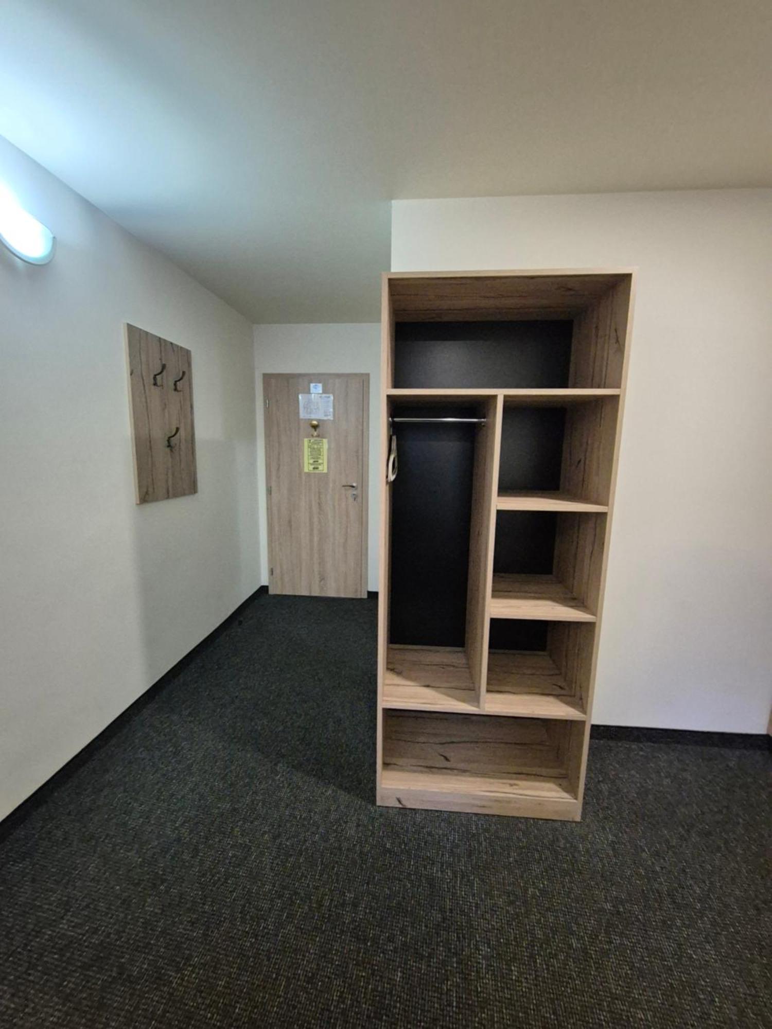 Стаи За Гости "Централ" Фамилни Стаи & Апартаменти Gabrovo Room photo