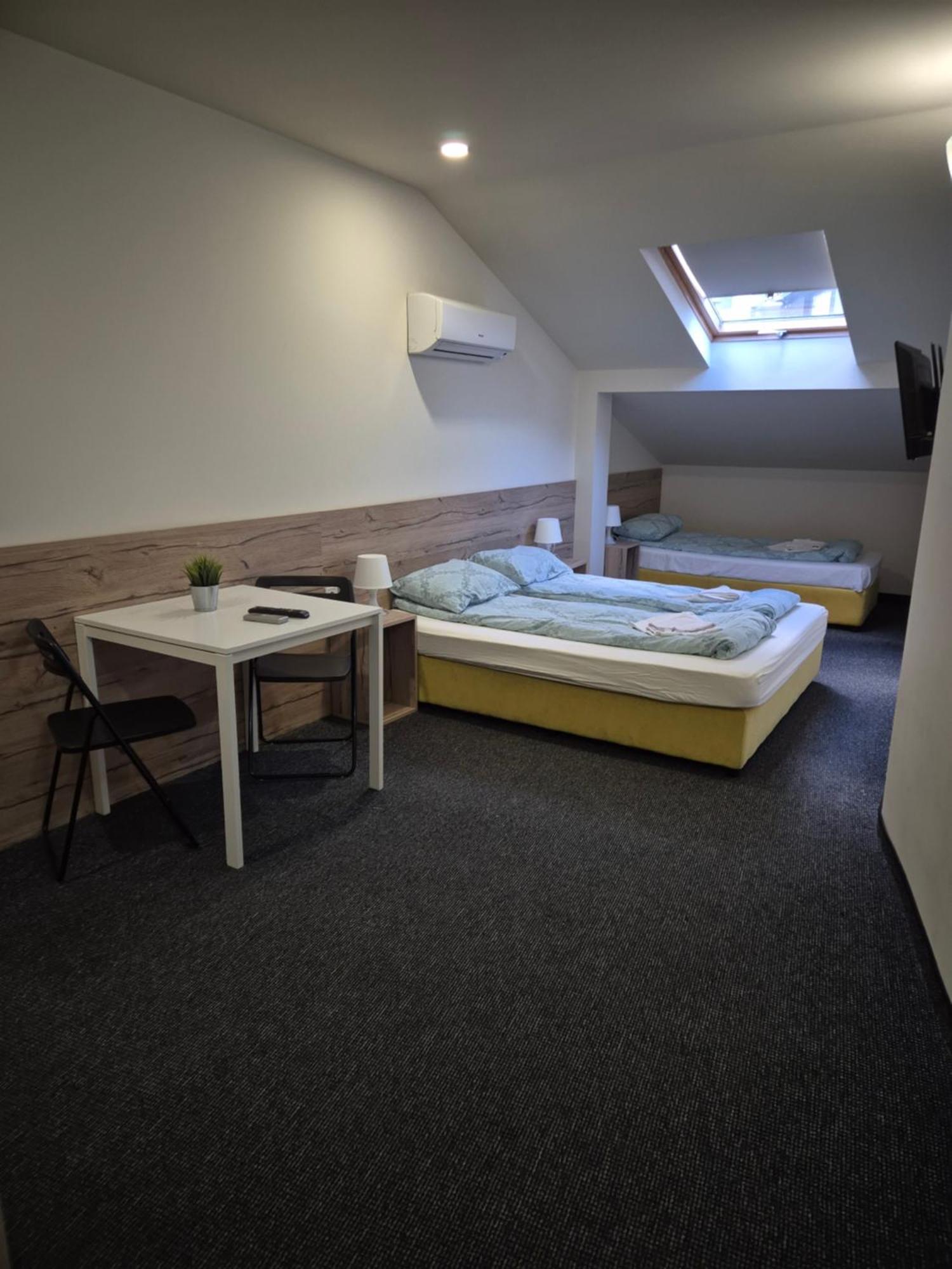 Стаи За Гости "Централ" Фамилни Стаи & Апартаменти Gabrovo Room photo