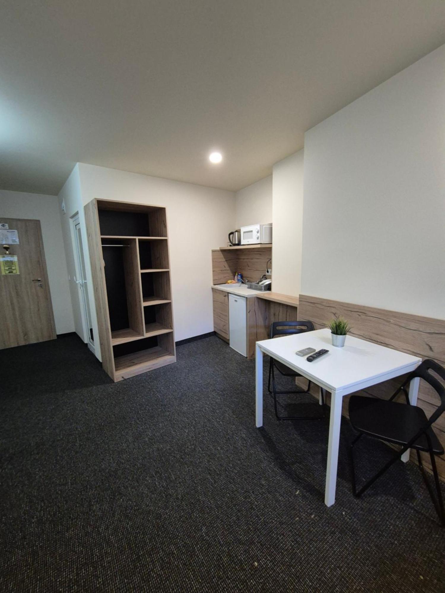 Стаи За Гости "Централ" Фамилни Стаи & Апартаменти Gabrovo Room photo
