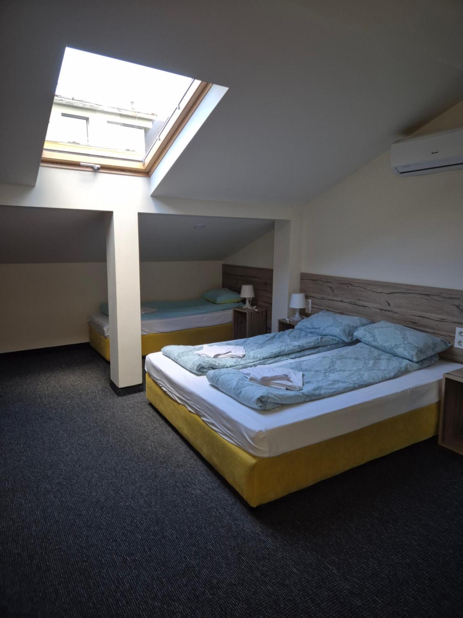 Стаи За Гости "Централ" Фамилни Стаи & Апартаменти Gabrovo Room photo