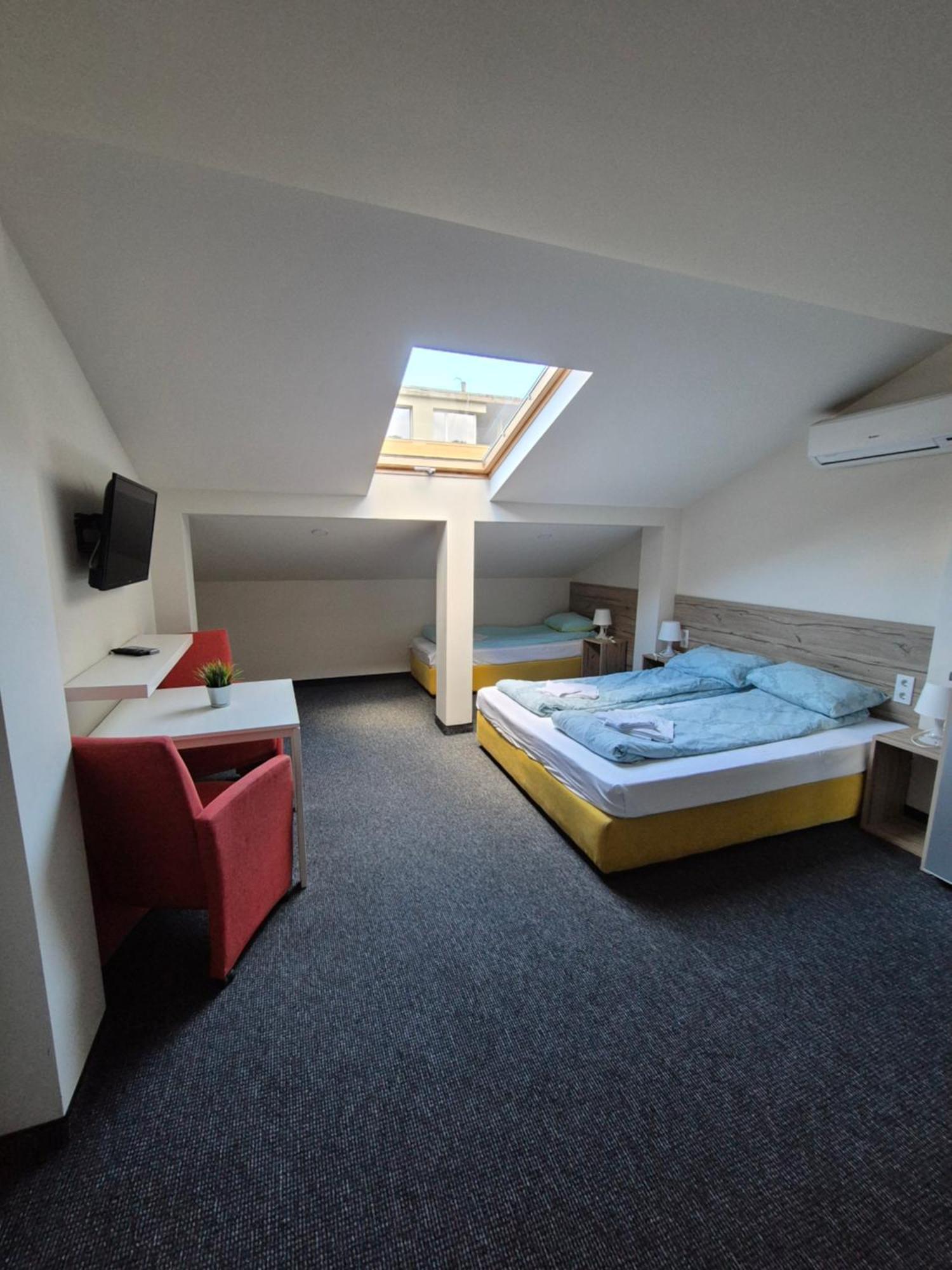 Стаи За Гости "Централ" Фамилни Стаи & Апартаменти Gabrovo Room photo